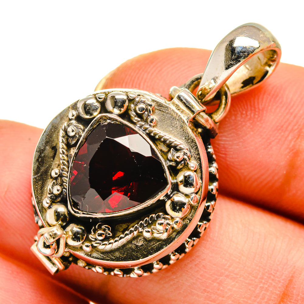 Garnet Pendants handcrafted by Anasilvercos - PD9463