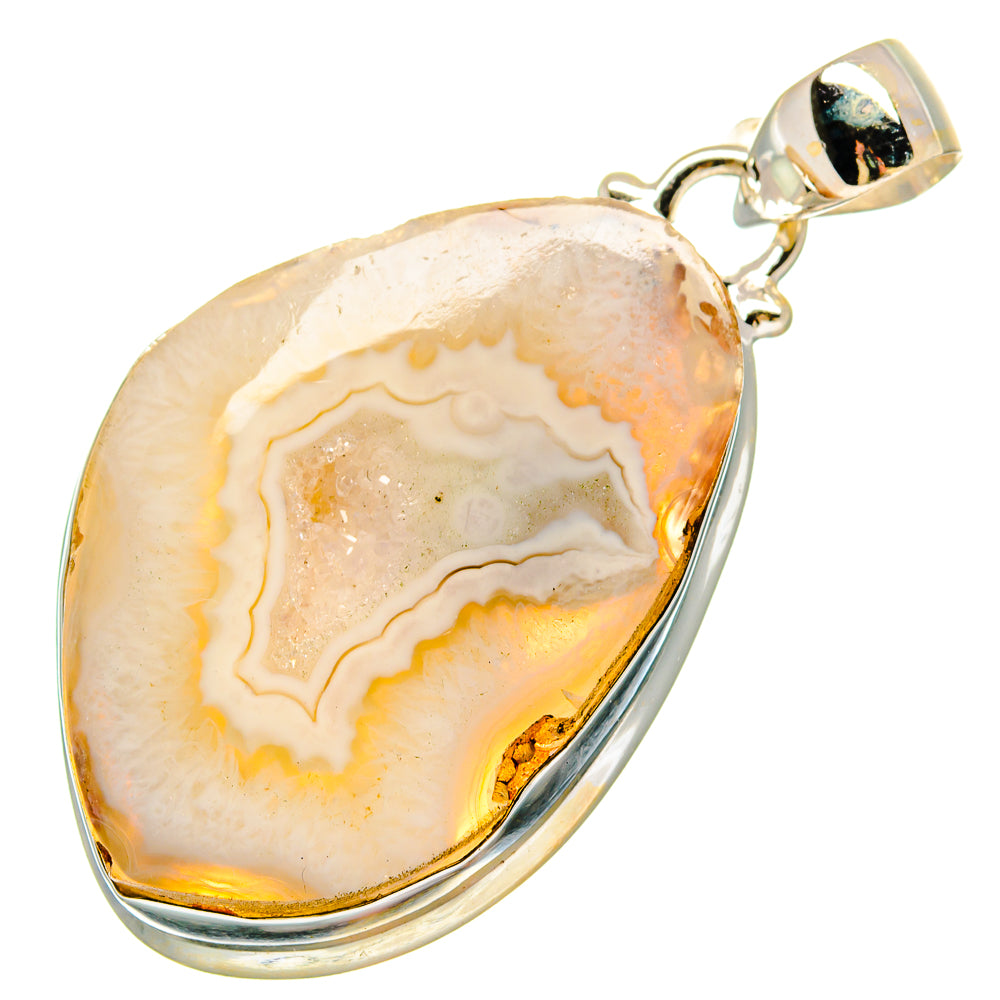 White Geode Slice Pendants handcrafted by Anasilvercos - PD16637 - Photo 2