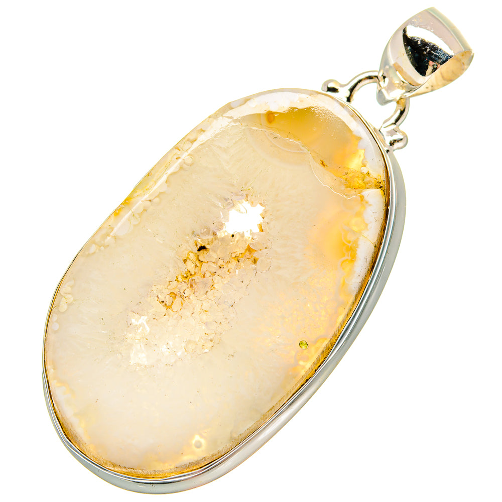 White Geode Slice Pendants handcrafted by Anasilvercos - PD16732 - Photo 2