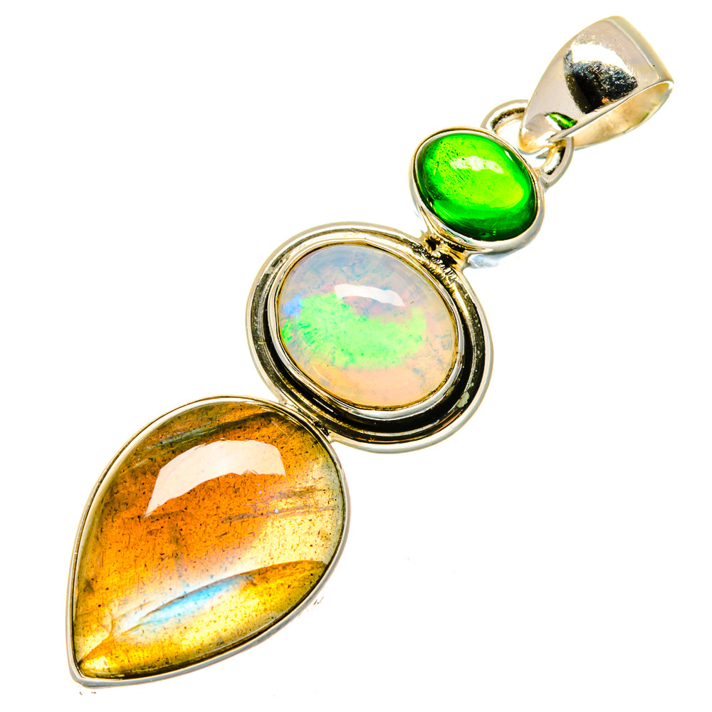Labradorite Pendants handcrafted by Anasilvercos - PD17020