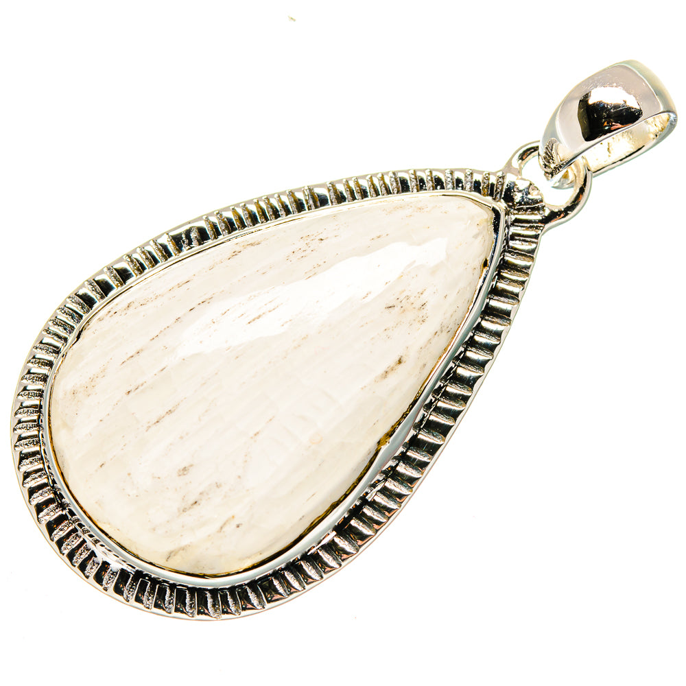 White Scolecite Pendants handcrafted by Anasilvercos - PD18065