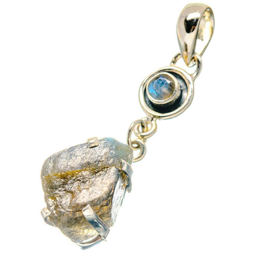 Labradorite Pendants handcrafted by Anasilvercos - PD19018