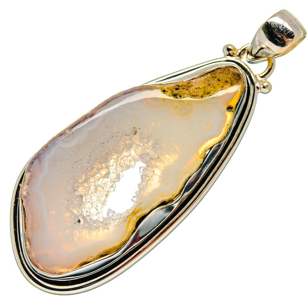 White Geode Slice Pendants handcrafted by Anasilvercos - PD21190 - Photo 2