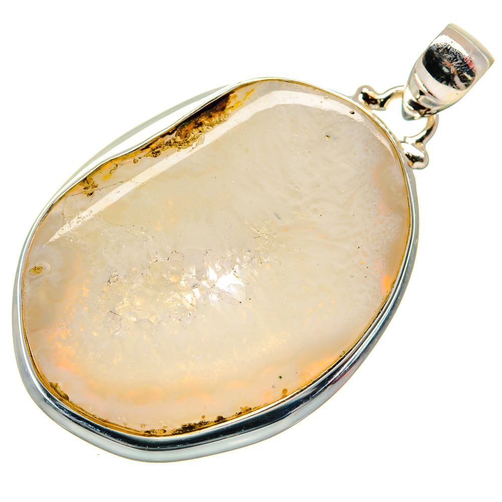 White Geode Slice Pendants handcrafted by Anasilvercos - PD21346 - Photo 2