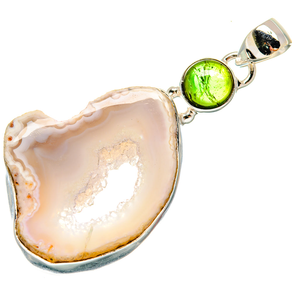White Geode Slice Pendants handcrafted by Anasilvercos - PD21953 - Photo 2