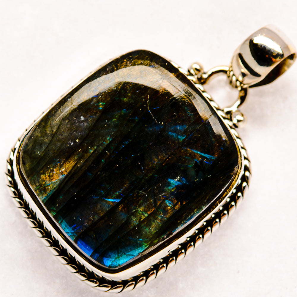 Labradorite Pendants handcrafted by Anasilvercos - PD22360 - Photo 2