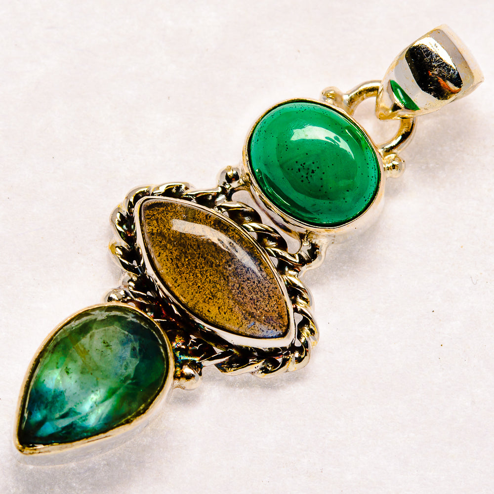 Labradorite Pendants handcrafted by Anasilvercos - PD23628 - Photo 2
