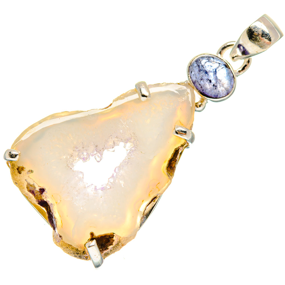 White Geode Slice Pendants handcrafted by Anasilvercos - PD23746 - Photo 2