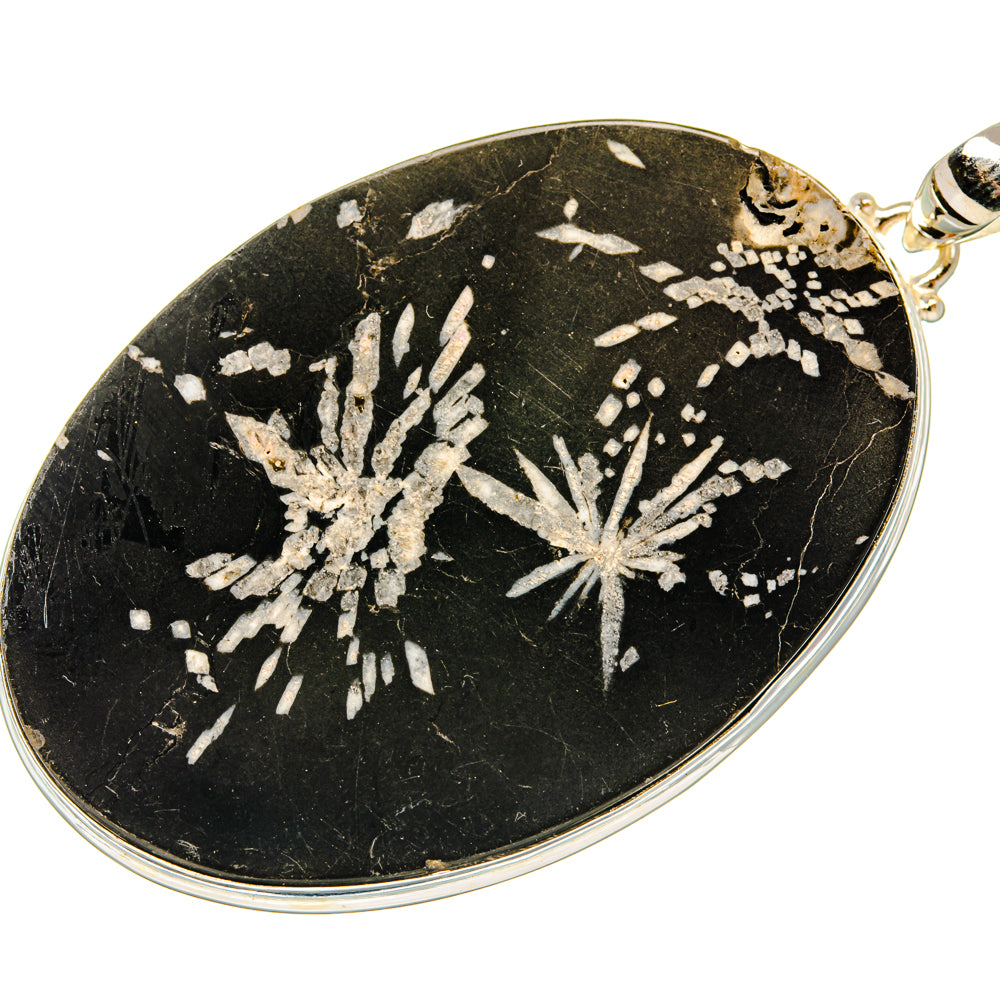 Chrysanthemum Stone Pendants handcrafted by Anasilvercos - PD28214 - Photo 2