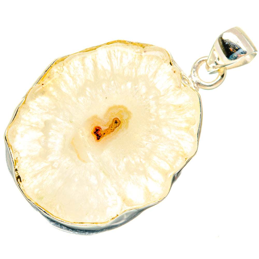 White Geode Slice Pendants handcrafted by Anasilvercos - PD29252 - Photo 2