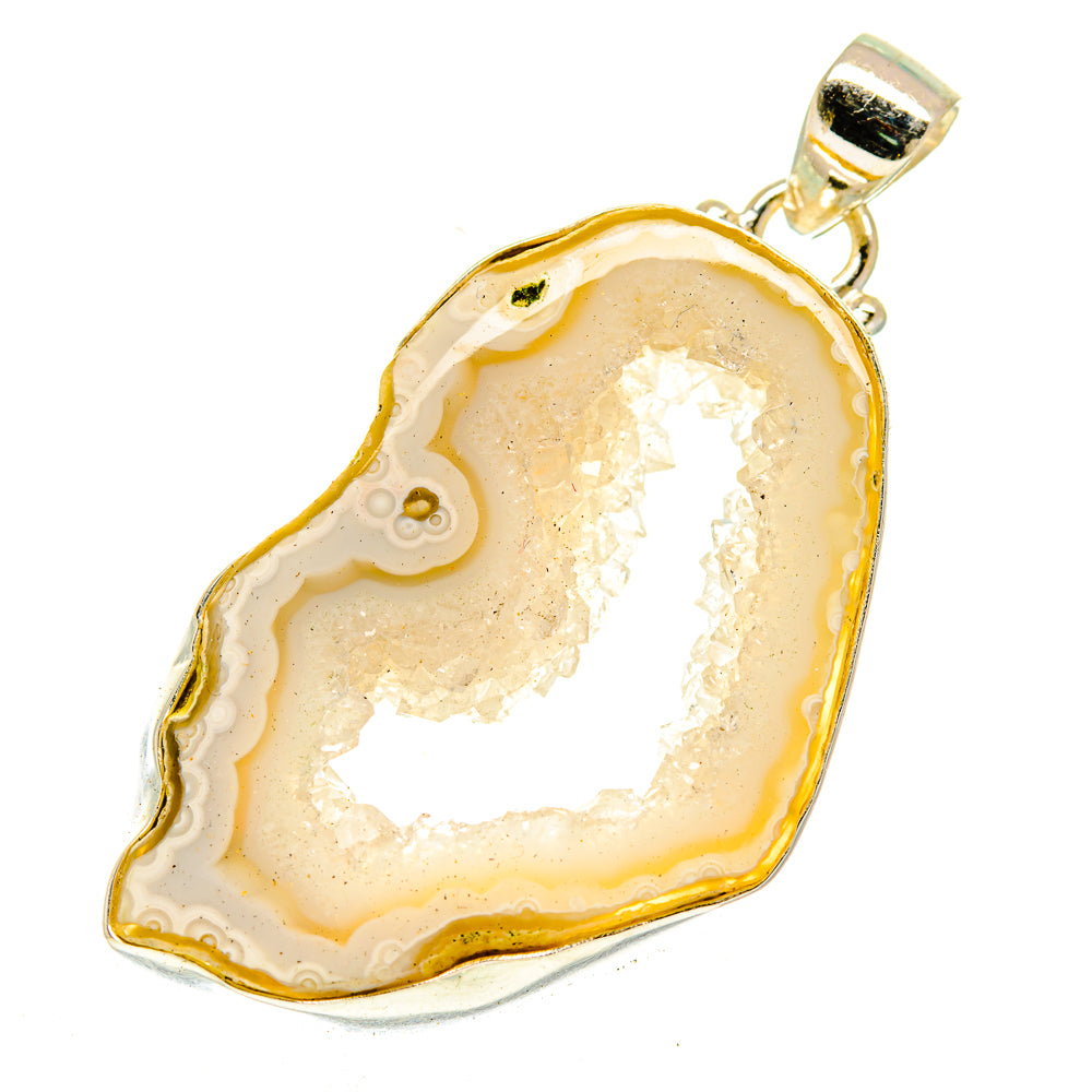 White Geode Slice Pendants handcrafted by Anasilvercos - PD3124