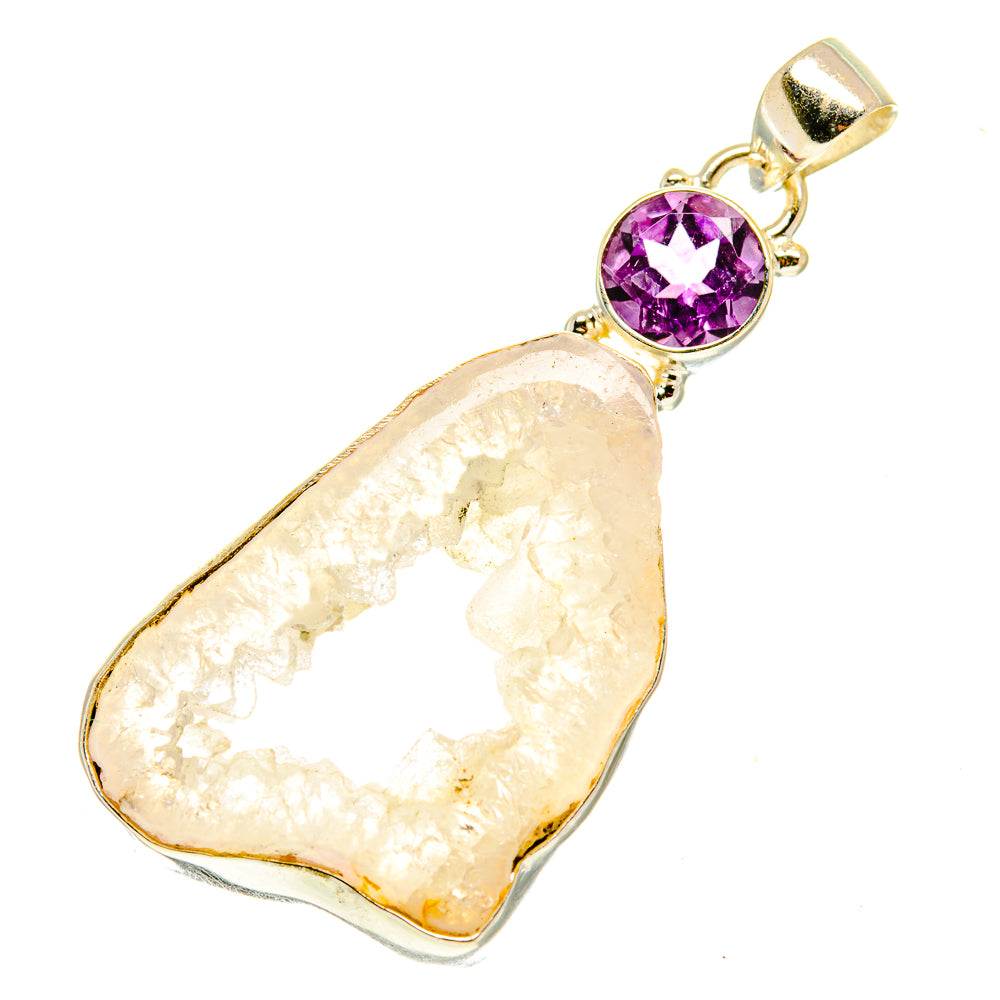White Geode Slice Pendants handcrafted by Anasilvercos - PD3340