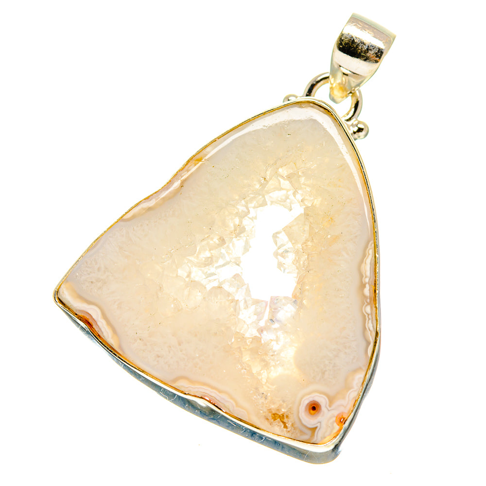 White Geode Slice Pendants handcrafted by Anasilvercos - PD759780