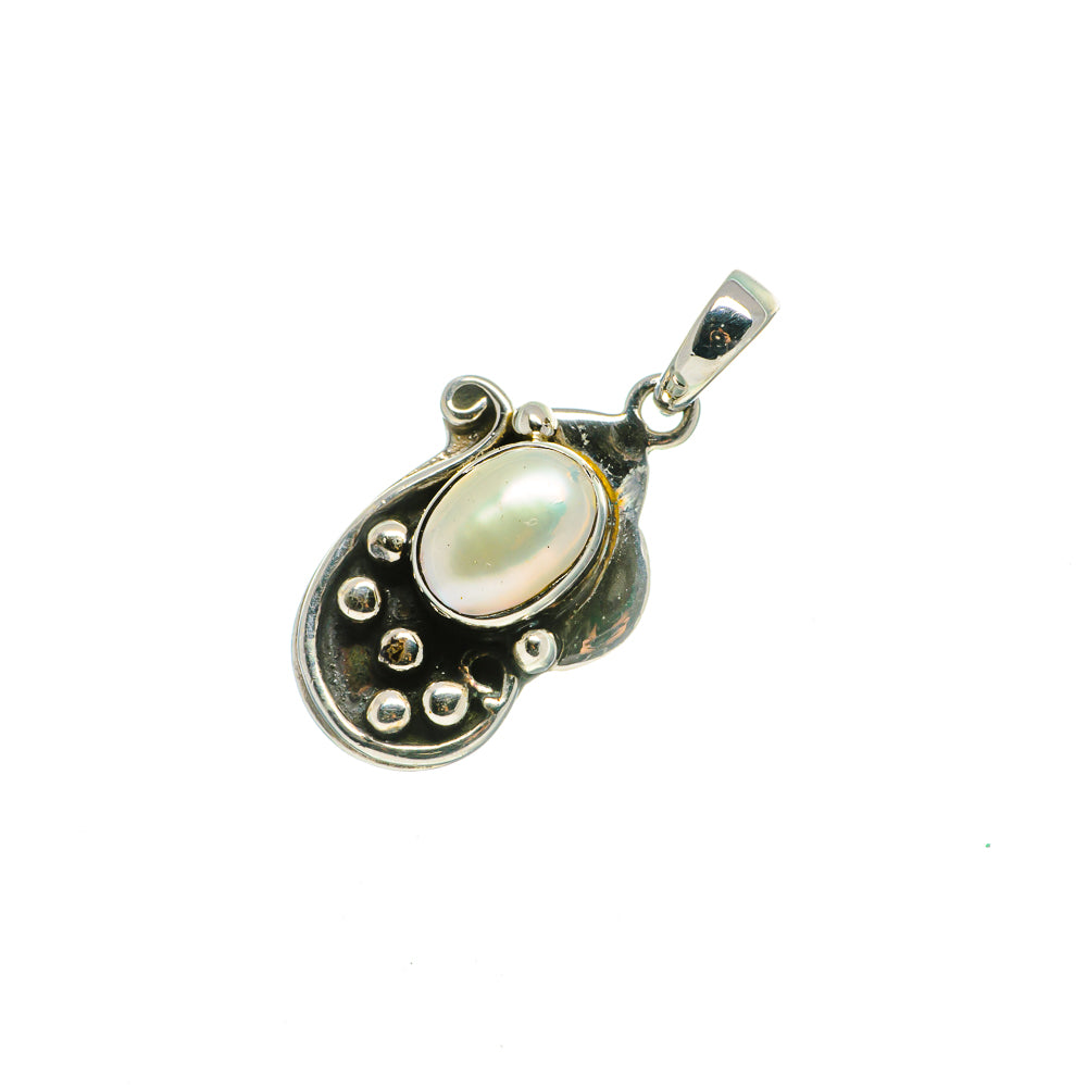 Cultured Pearl Pendants handcrafted by Anasilvercos - PD726465