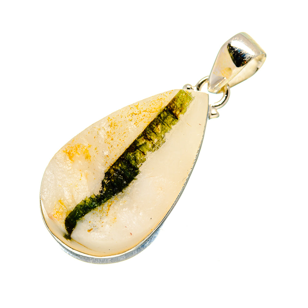 Green Quartz Crystal Pendants handcrafted by Anasilvercos - PD744965
