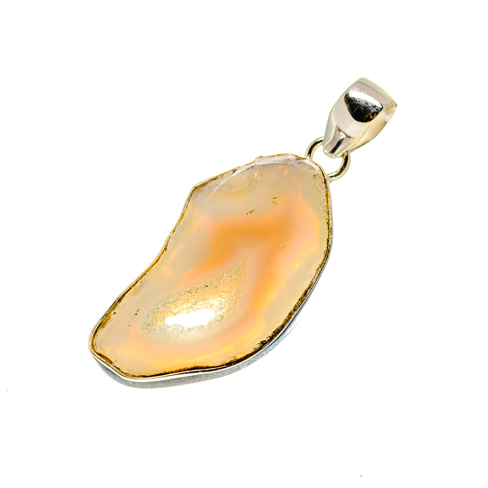 White Geode Slice Pendants handcrafted by Anasilvercos - PD752029