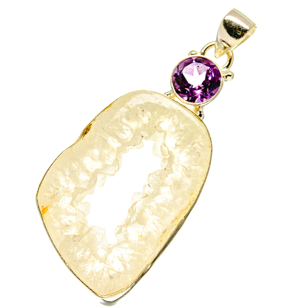 White Geode Slice Pendants handcrafted by Anasilvercos - PD760029