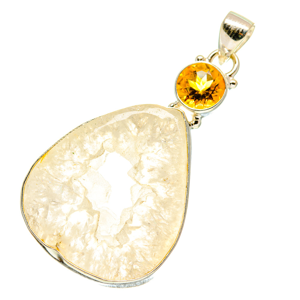 White Geode Slice Pendants handcrafted by Anasilvercos - PD760366
