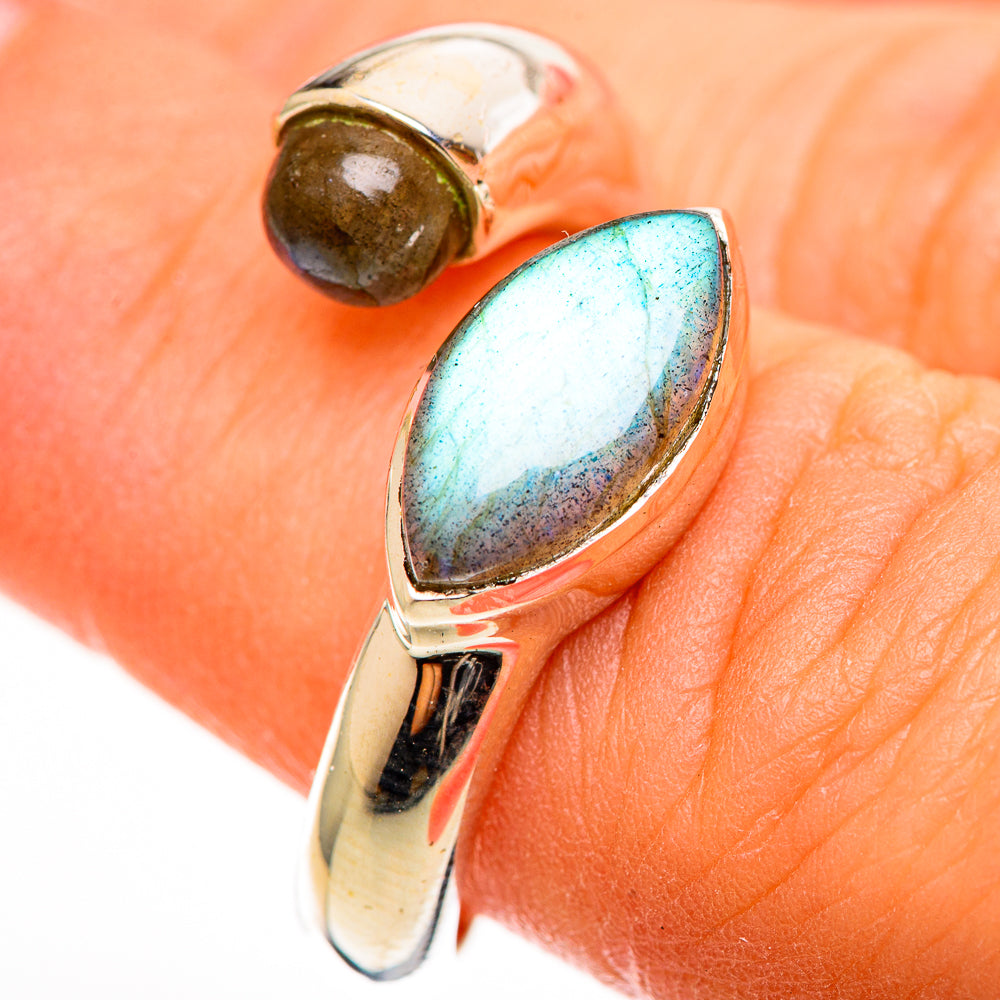 Labradorite Rings handcrafted by Anasilvercos - RING112589