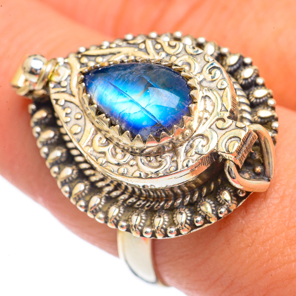 Labradorite Rings handcrafted by Anasilvercos - RING68951