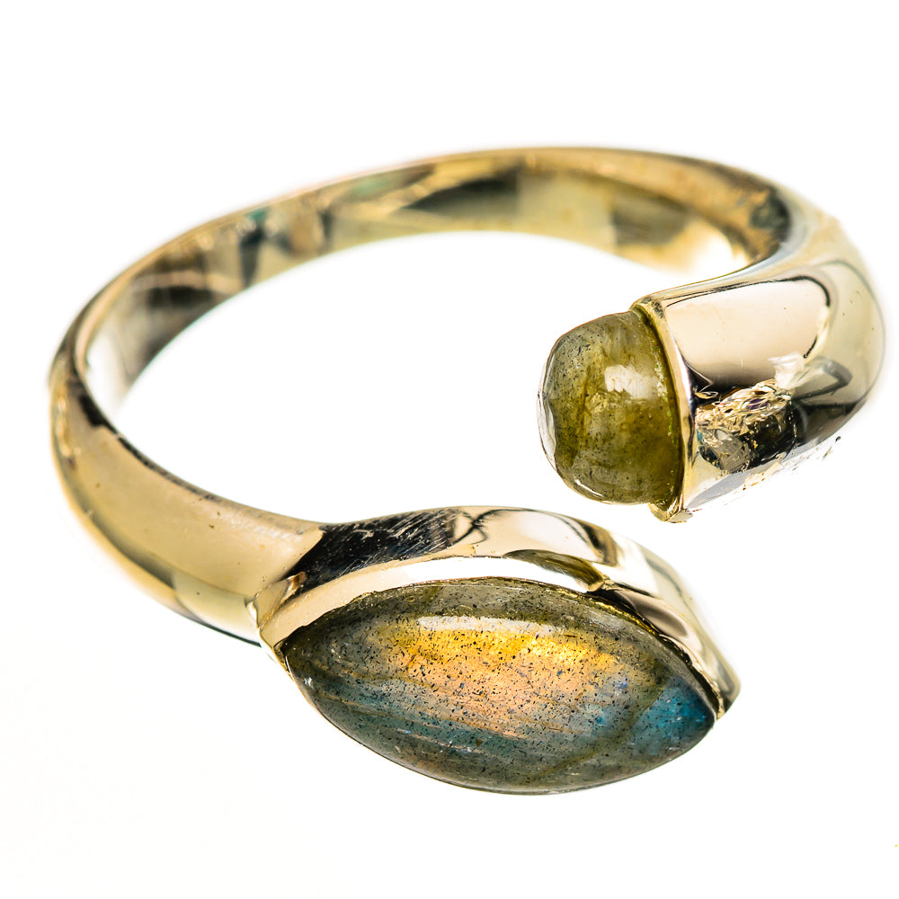 Labradorite Rings handcrafted by Anasilvercos - RING112589 - Photo 2