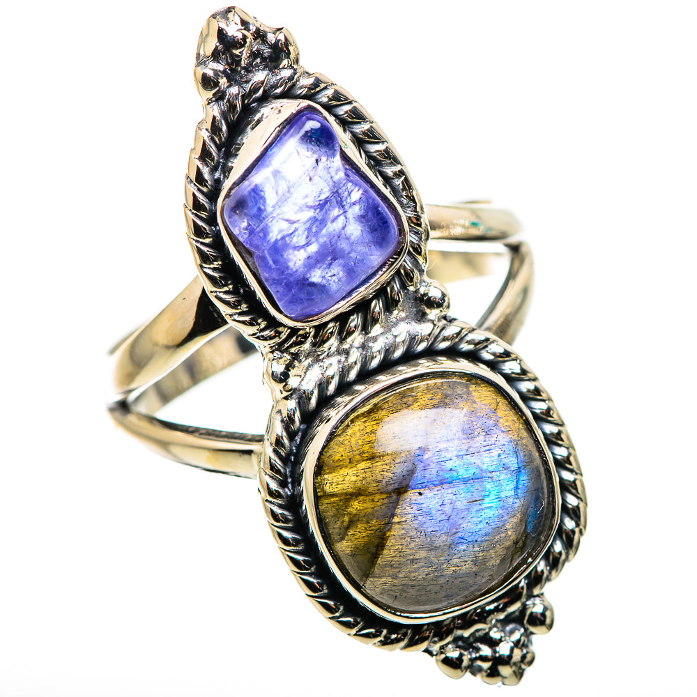 Labradorite Rings handcrafted by Anasilvercos - RING132408 - Photo 2