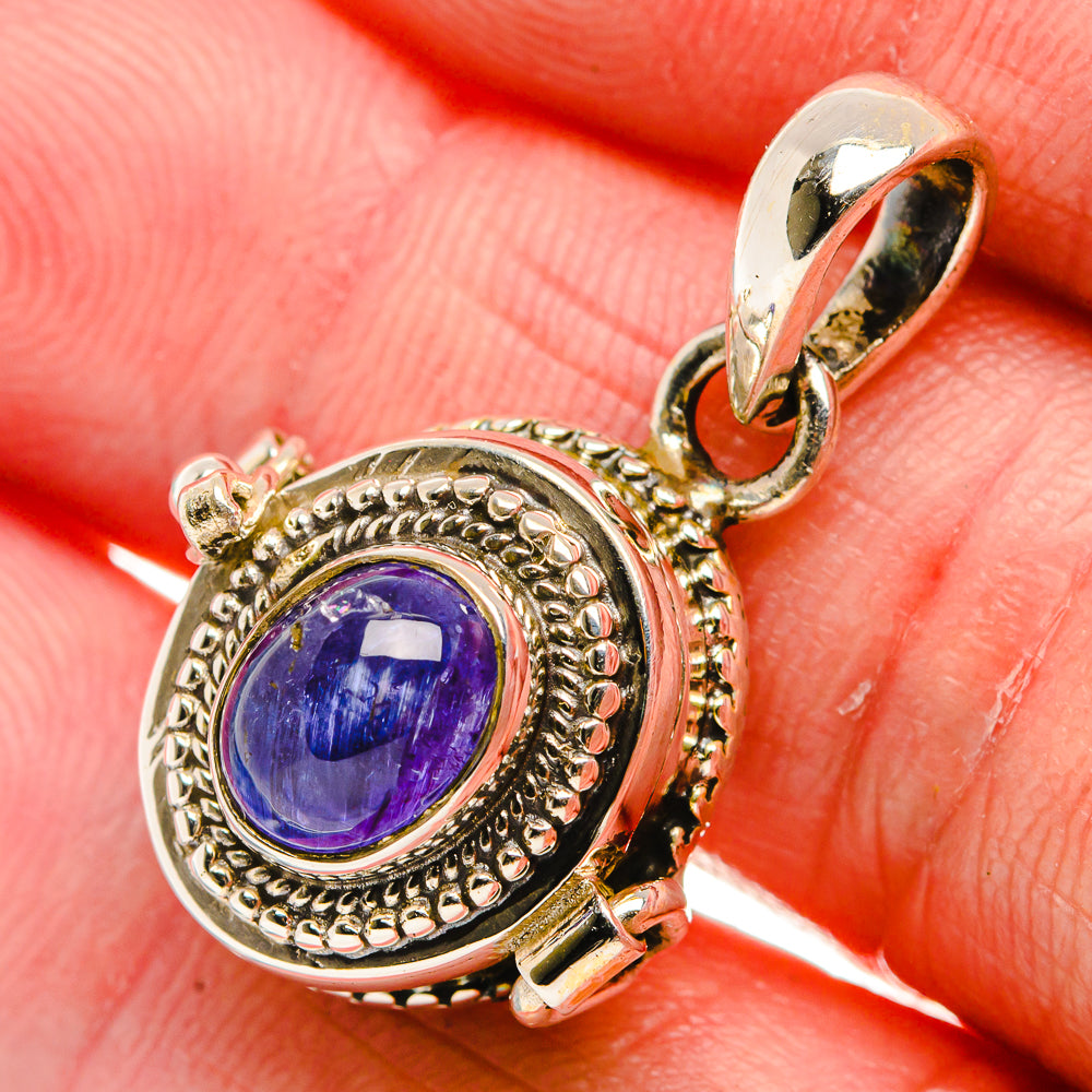 Poison Natural Tanzanite Pendant 1 1/8" (925 Sterling Silver) PD37610