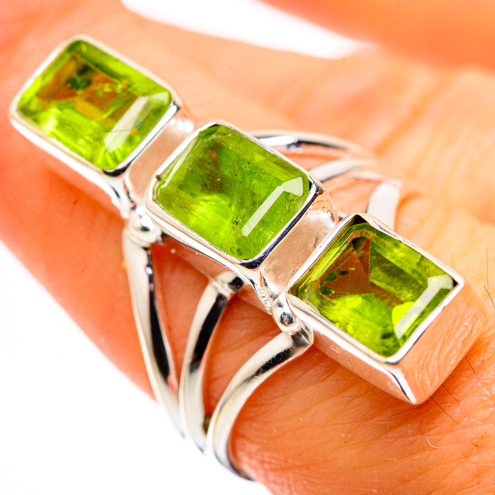Large Peridot Ring Size 7.25 (925 Sterling Silver) RING136079